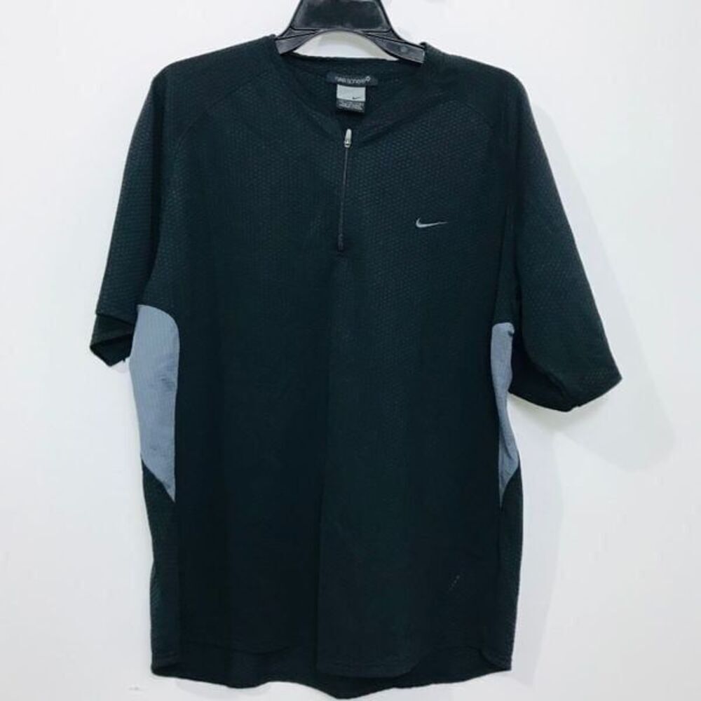 Nike sphere  round collar quarter inch zip shirt size L…0673